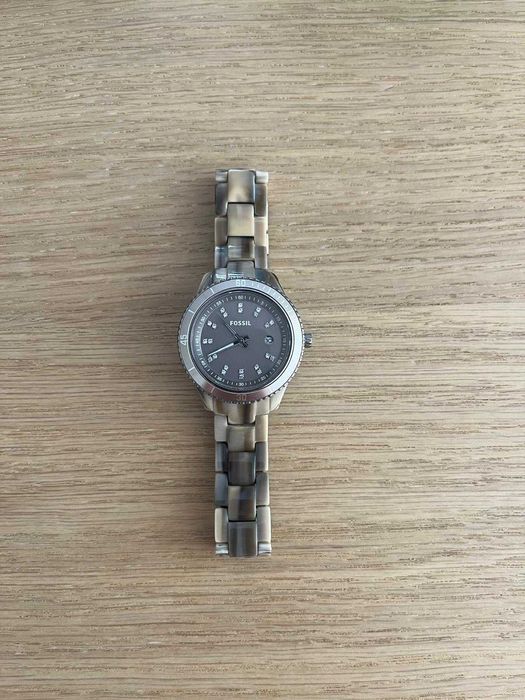 Relógio Fossil analógico com lata