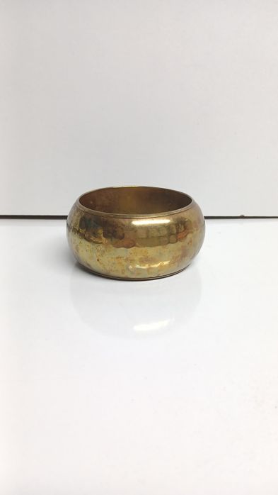 Pulseira em latão martelado