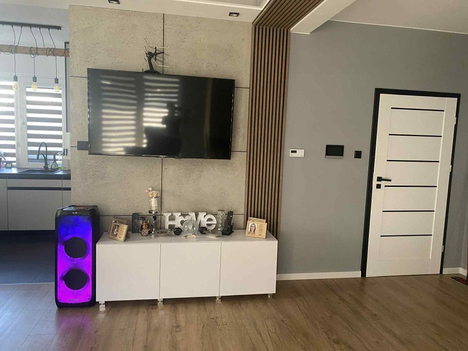 Dom wolnostojący z garazem