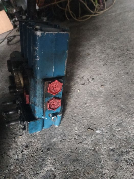 Продам гідророзподільник р80