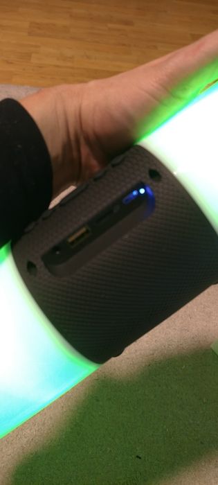 Coluna de som com led + bluetooth+ radio