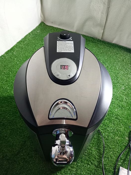 Klarstein beer Cooler nalewak do piwa lodówka 

Cena 349 zł 

Produkt