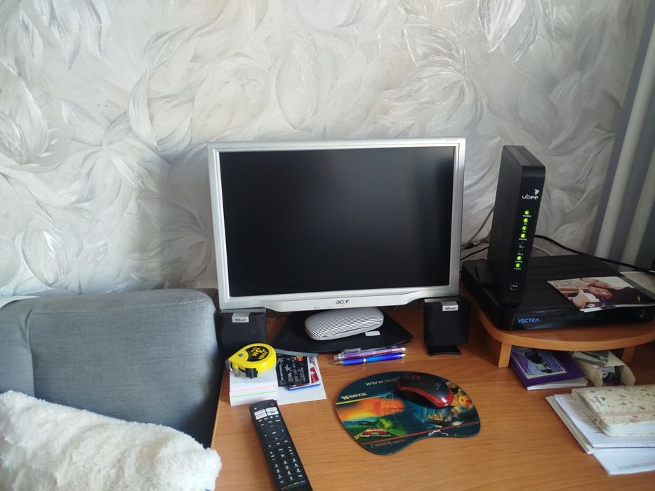 Kompletny zestaw - komputer - biurko- krzesło