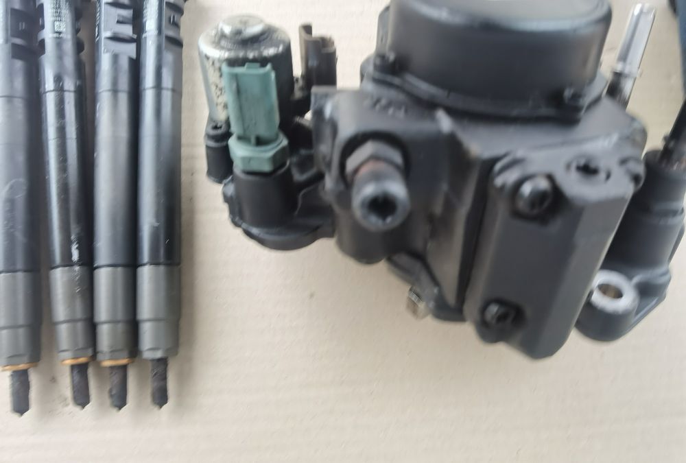 Peugeot Citroen форсунки 2.0 ehdi.