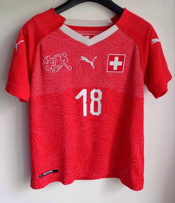 Футбольна футболка для хлопчика 7-8 років Швейцарія puma 18 Ilan