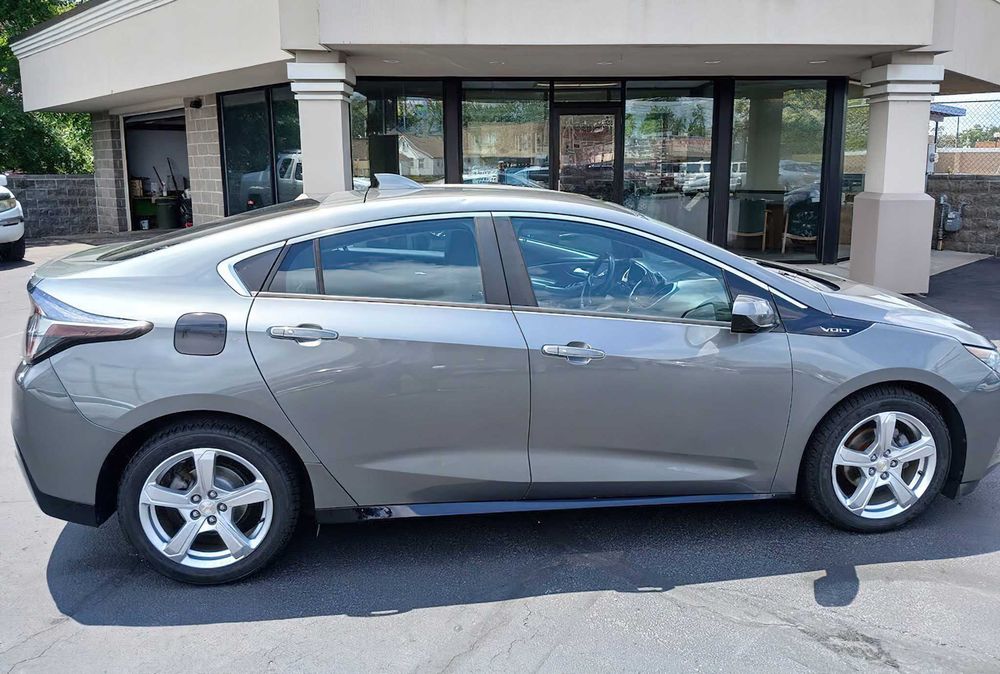 Chevrolet Volt Premier      2017