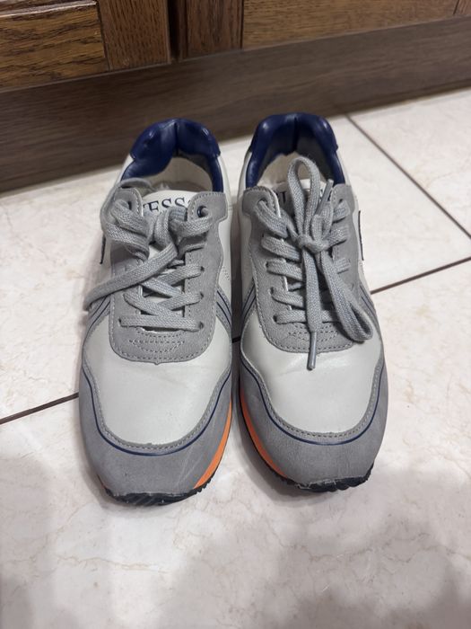 Жіночі кросівки Guess