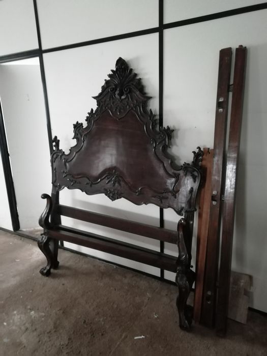 Cama antiga completa