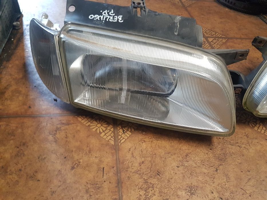 Lampa przód przednie prawa lewa Peugeot Partner Citroen Berlingo
