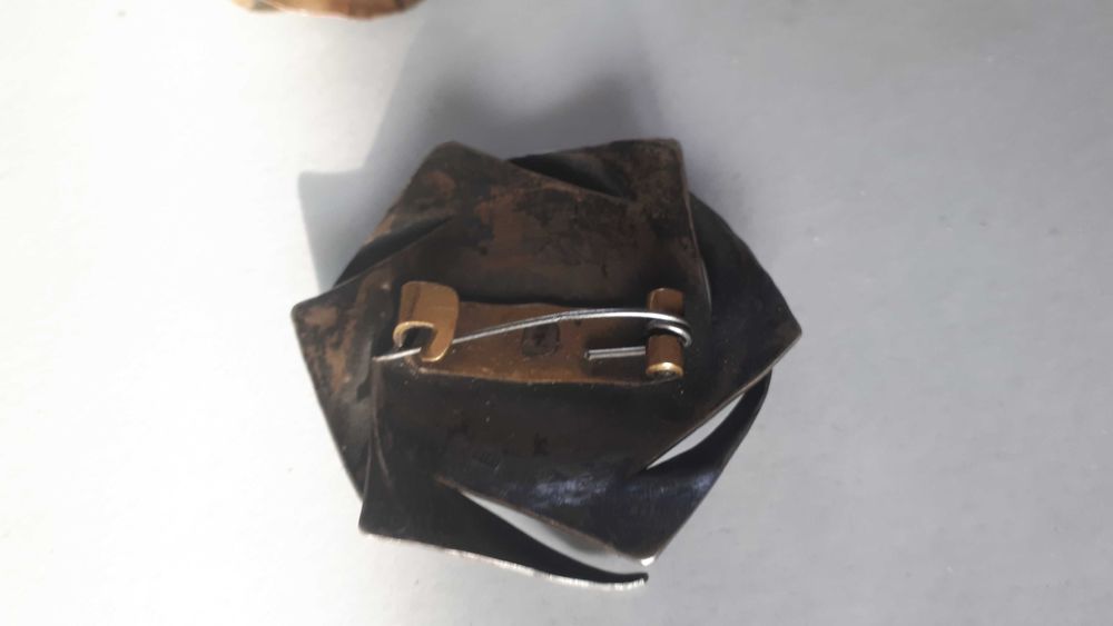 zestaw starych broszek prl / sześć sztuk