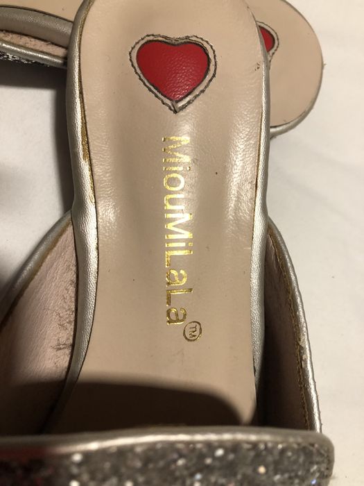 Chinelos  com brilhantes abertos atras