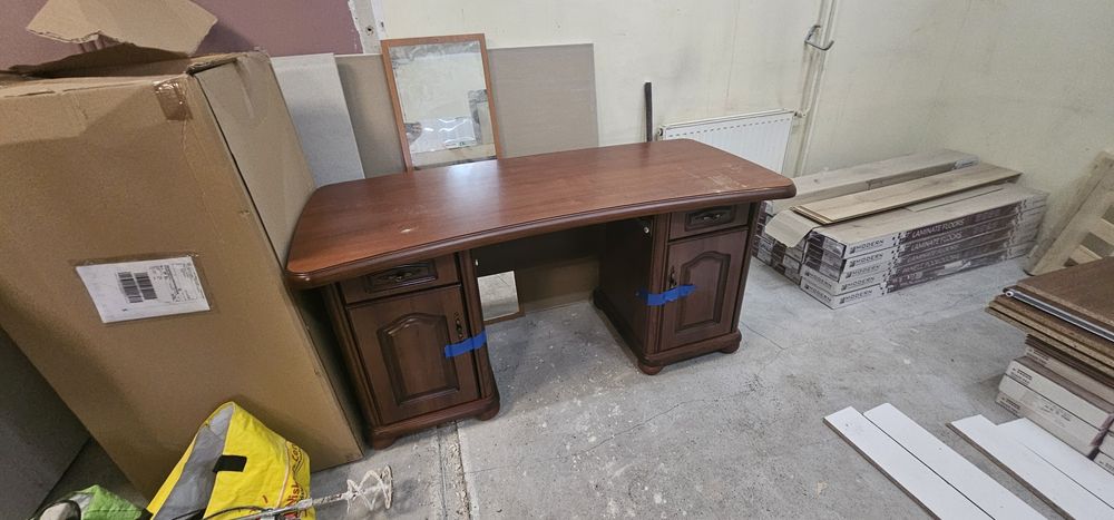 Witryna, regał, biurko, komoda