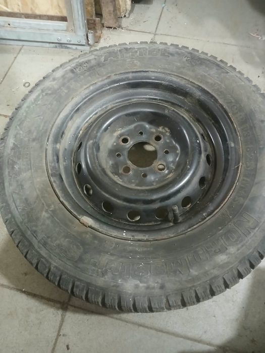 Зимова гума 175/70r13 разом з дисками,