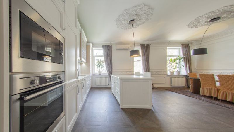 Квартира вул. Гончара,47б Золоті Ворота Інвертор на 16квт