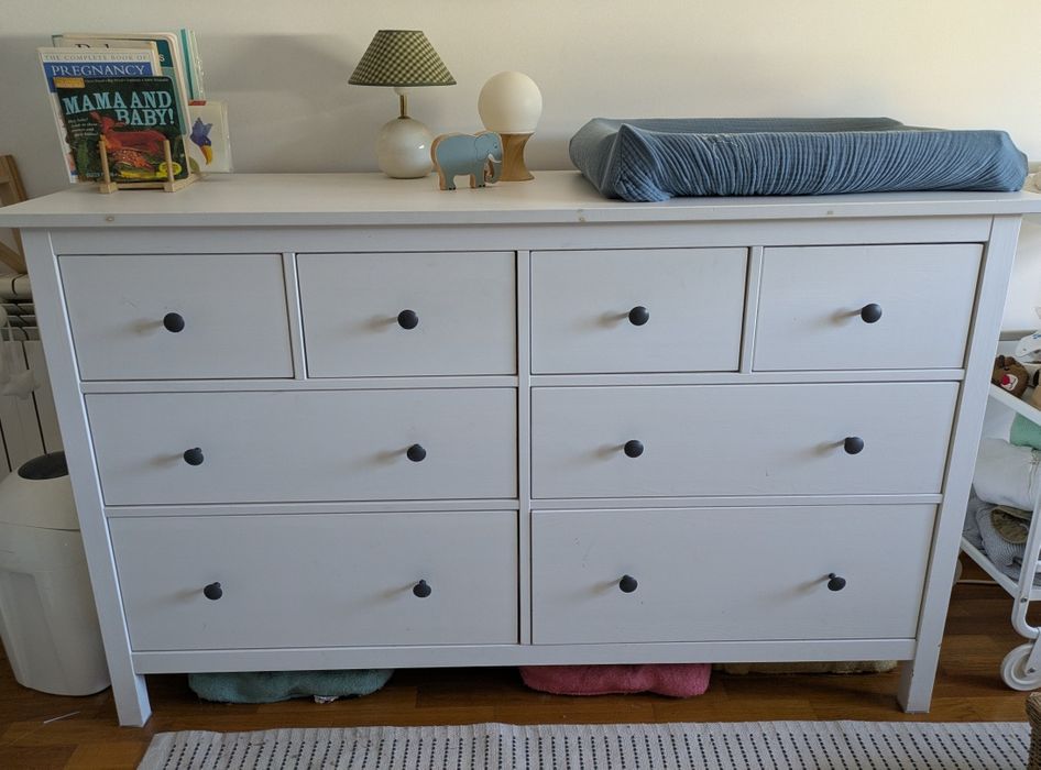 Comoda 8 gavetas IKEA HEMNES