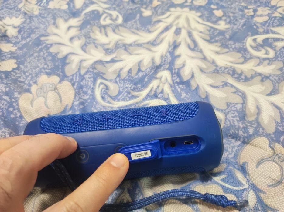 Bluetooth колонка JBL Flip 4