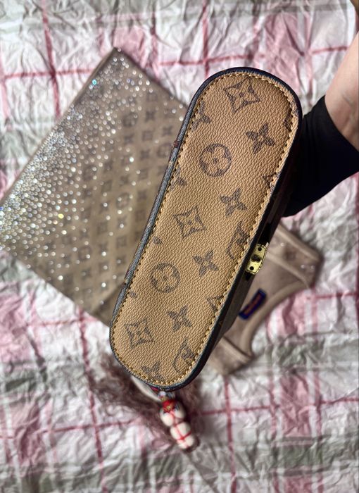 Женская сумка  луи витон Louis Vuitton с замочком