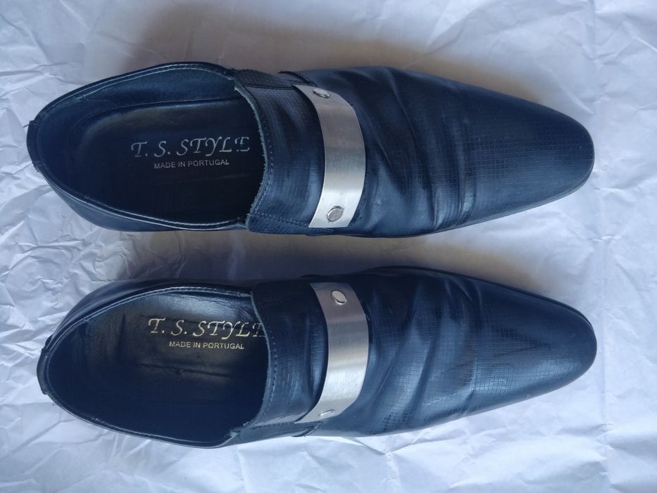 Sapato clássico 43 (Portugal)
