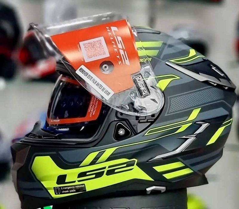 Capacete NOVO LS2 Challenger Matt Black/Fluo(44% Desconto) Em XL e XXL