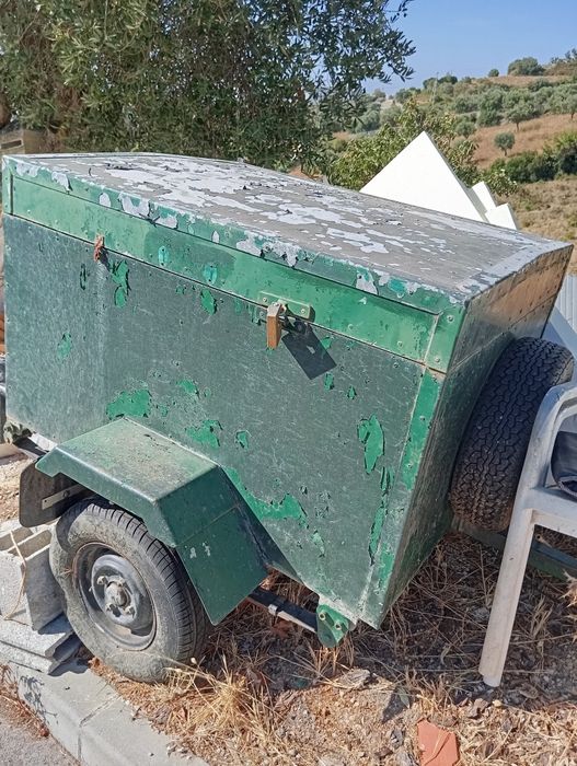 Atrelado para caça