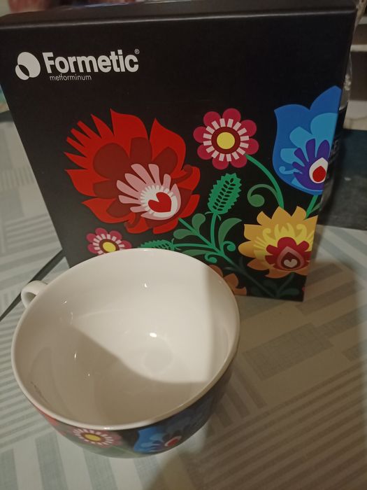 Nowe 4  ładne filiżanki