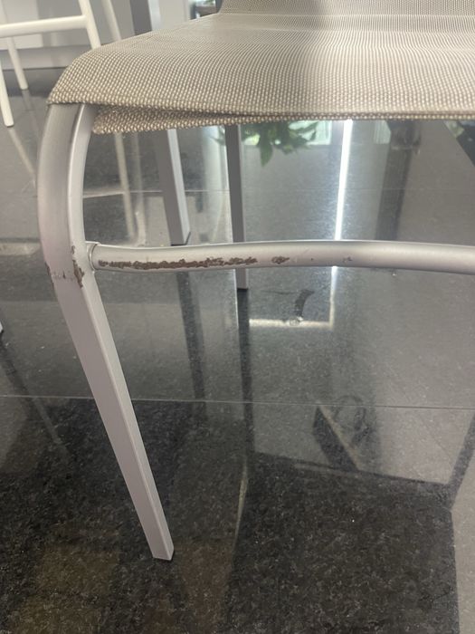 Mesa de cozinha, tampo em vidro, com 4 cadeiras