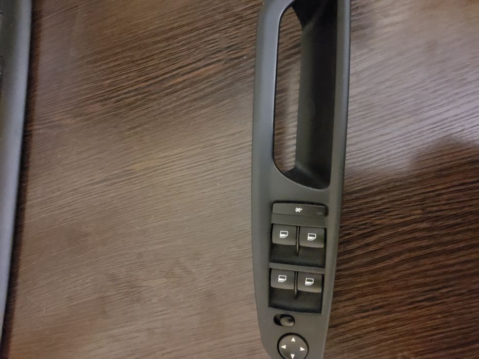 Запчасть 61319218041