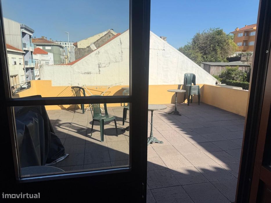 QUARTO c/ Ar Condicionado | Ao Amial (Paranhos)