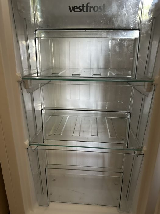 Продам морозильную камеру vestfrost