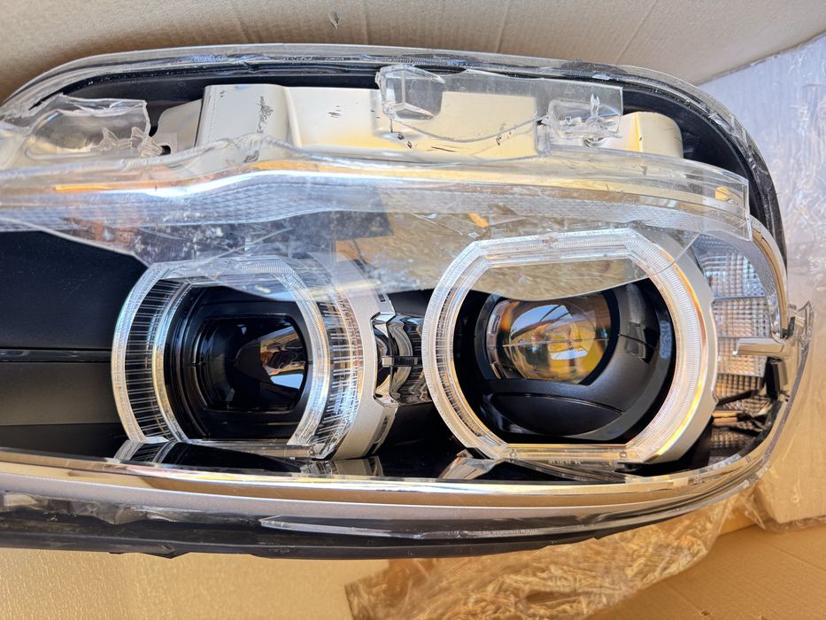 Farol led BMW serie 1 (danificado)