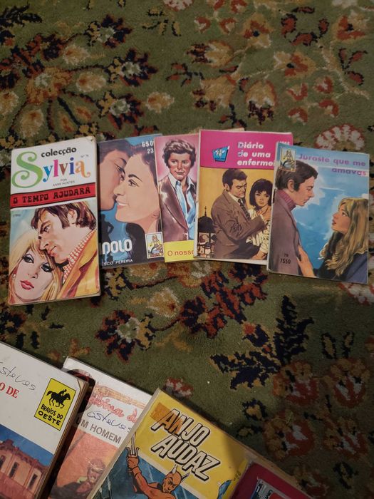 Livros - Romances, Policiais, Temáticos, BD e outros