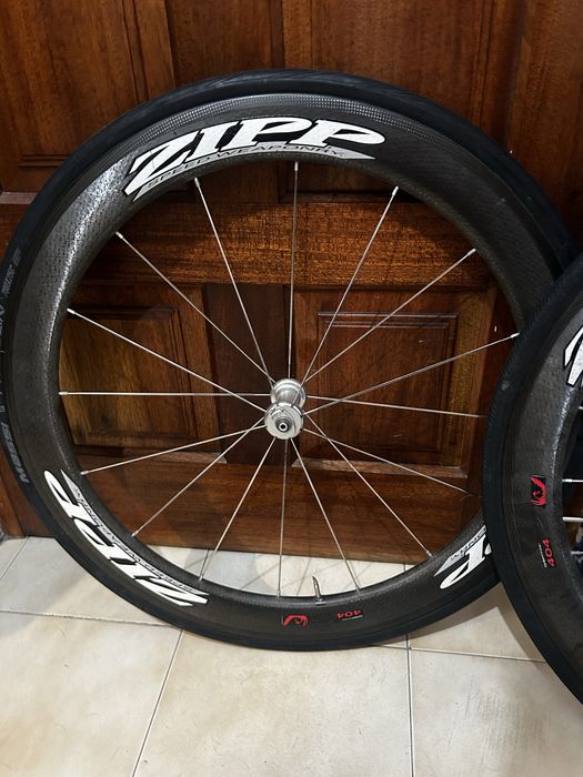 Vendo par rodas de carbono ZIPP 11v shimano