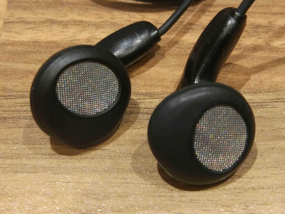 Walkman Sony WM-EX511 ze pilotem, słuchawkami i adapterem baterii