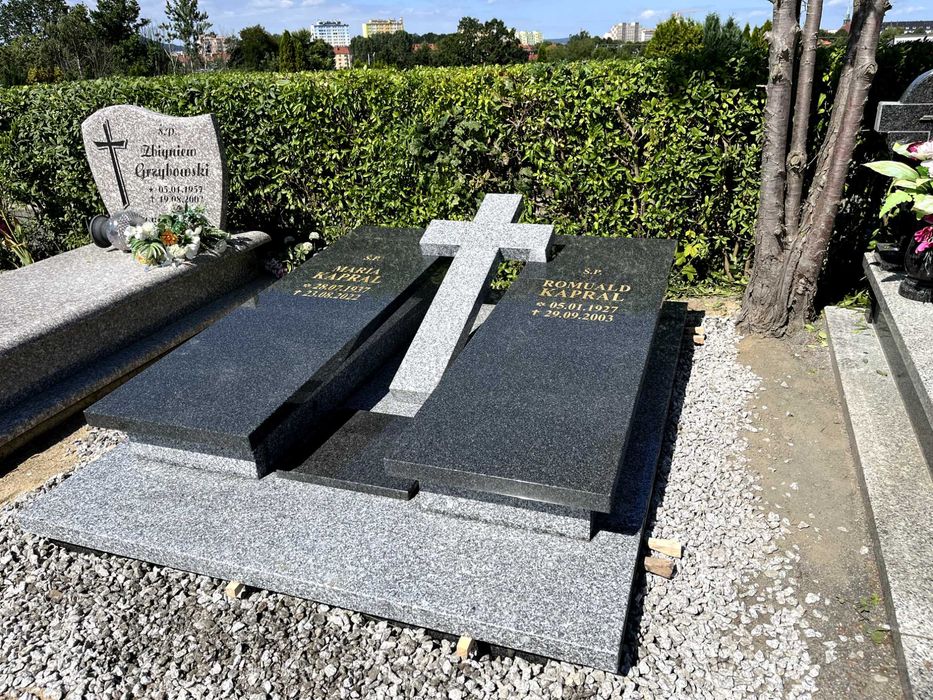 NAGROBEK POMNIK granitowy SARKOFAG Bryła  z Montażem