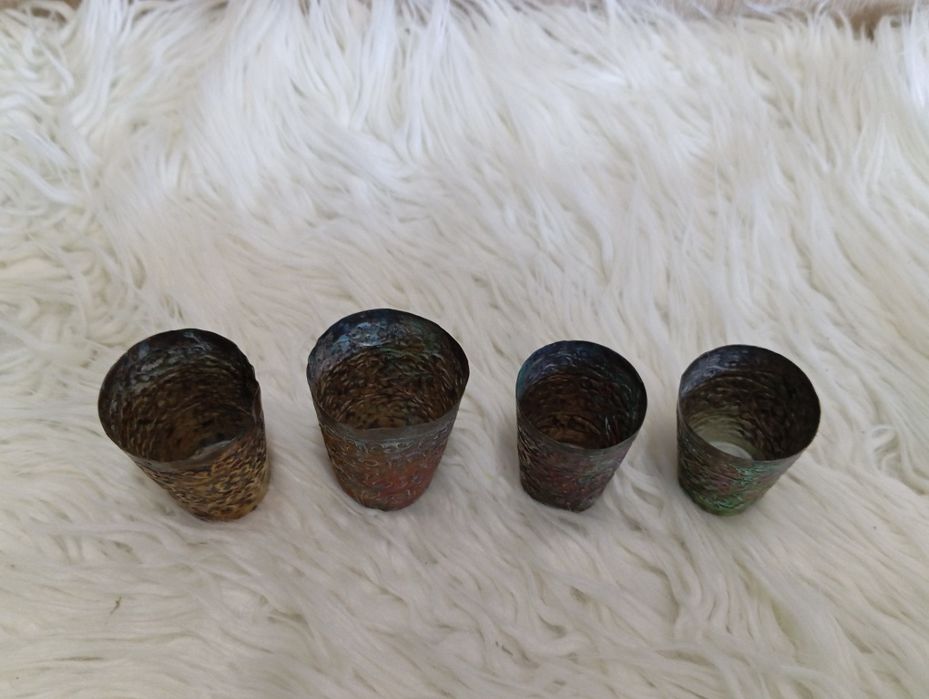 Metalowe kieliszki