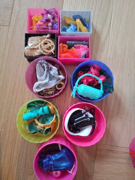 Zabawki: lalki, kucyki, akcesoria