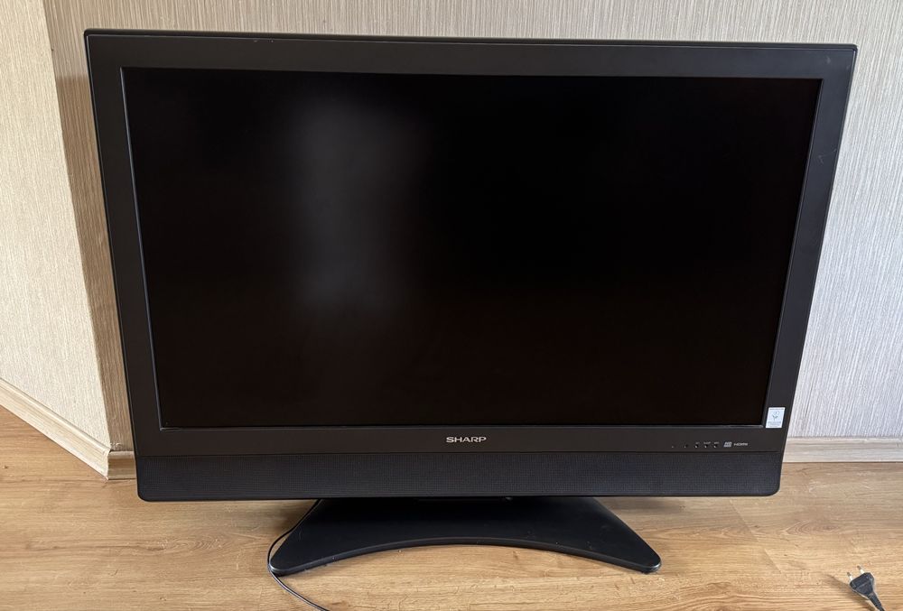 Телевізор sharp 42 дюйми(106,7 см)