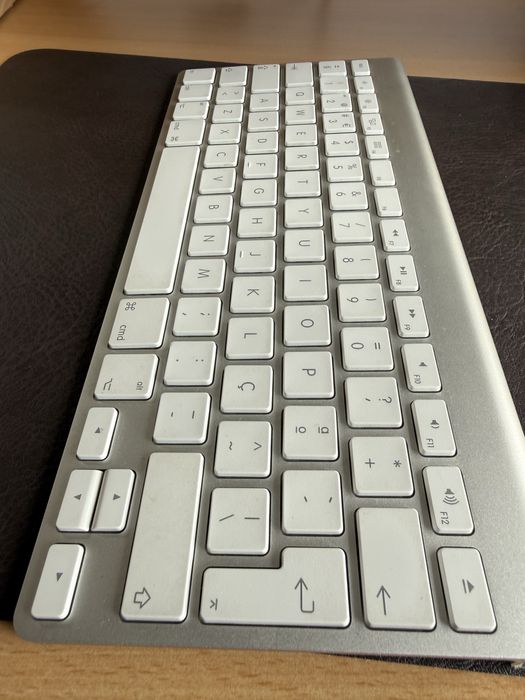 IMac   21,5 polegadas meados 2014 e 500 GB  Como Novo