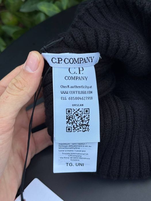 Шапка от C.P COMPANY