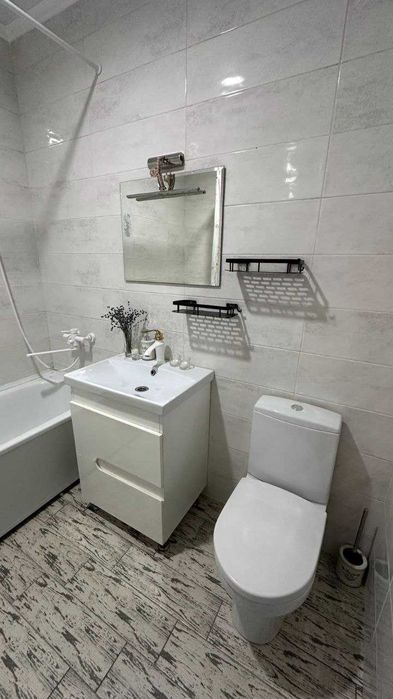 V Заїжджай і живи! 1К квартира на Щасливому з технікою