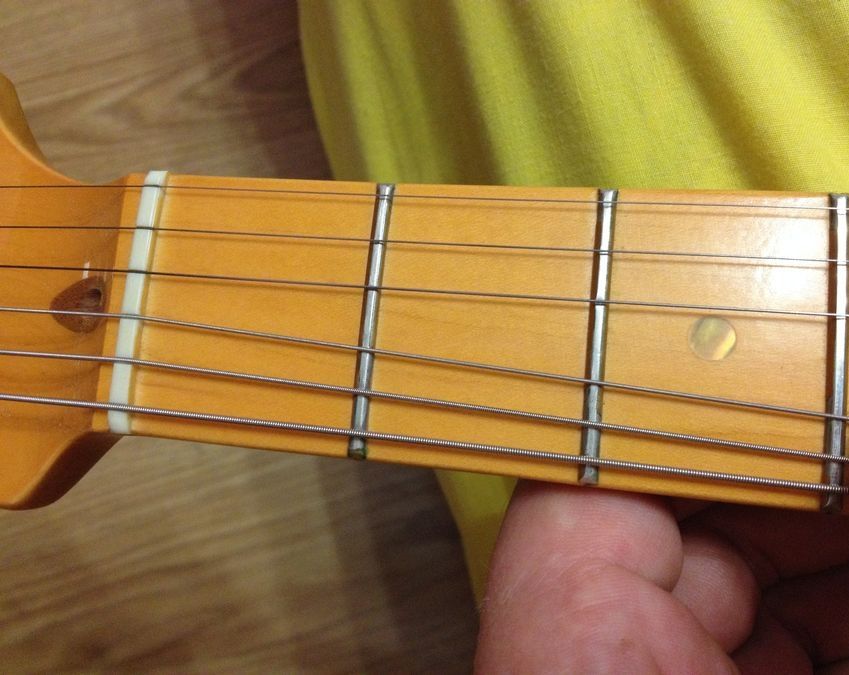 Продам Fender American Deluxe v-neck 2004 г