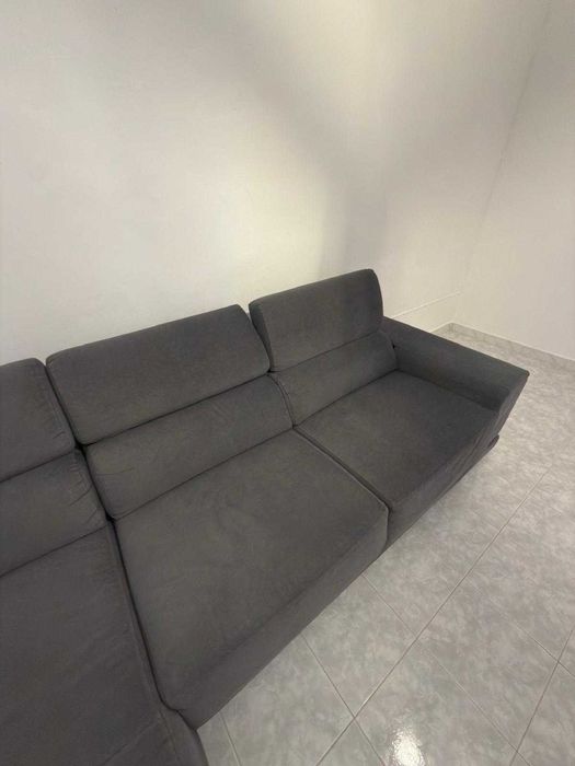 Sofá com chaise e arrumaçao