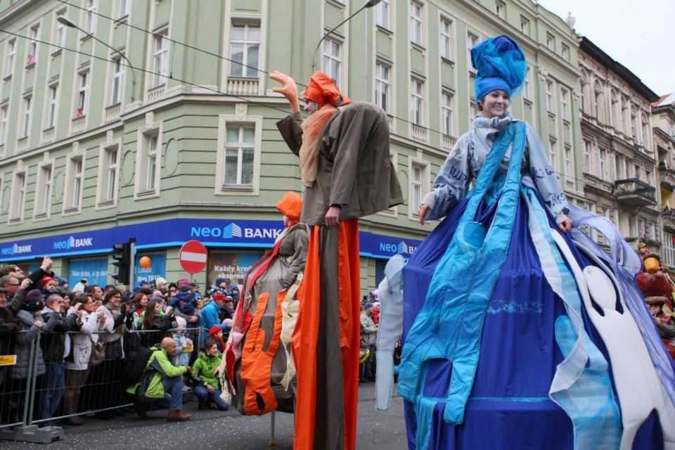 szczudlarze, bańki, animacje, malowanie twarzy, szczudła