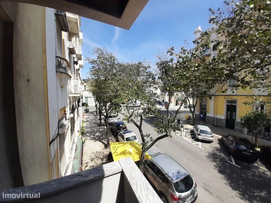 Quarto - localizado em Arroios Lisbon