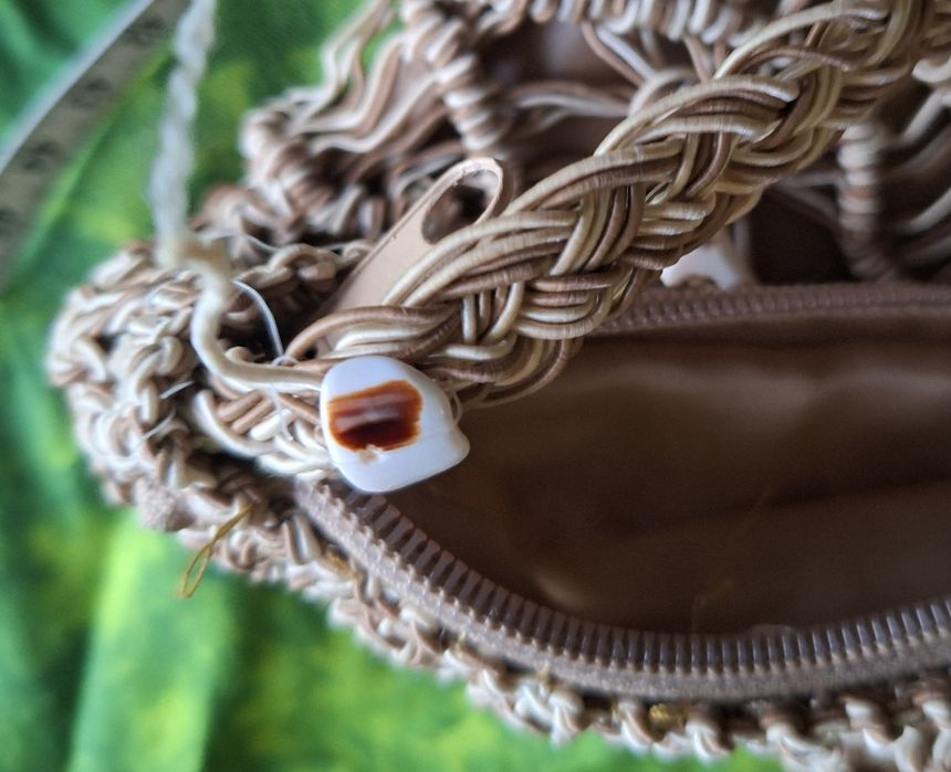 sznurki i muszelki dla oryginalnej osóbki