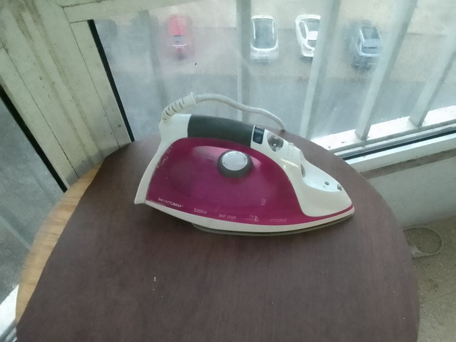 Conjunto de Ferros de engomar a funcionar