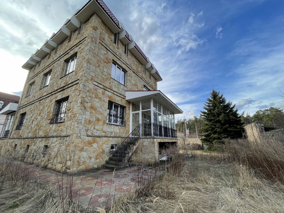 Оренда  будинку без ремонту 600 кв.м