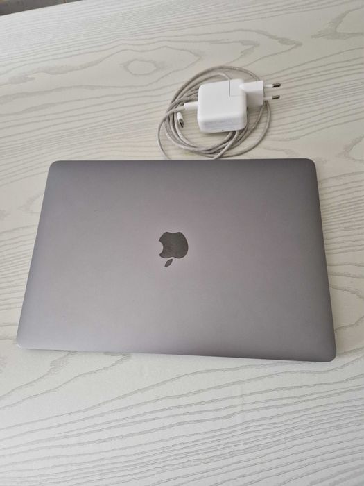MacBook Pro 13" 2017 Touch Bar - 16GB / 1 TB / i7