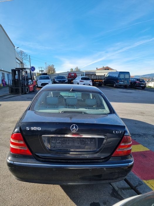 Mercedes-Benz W220 S 320 CDi de 2001 para peças