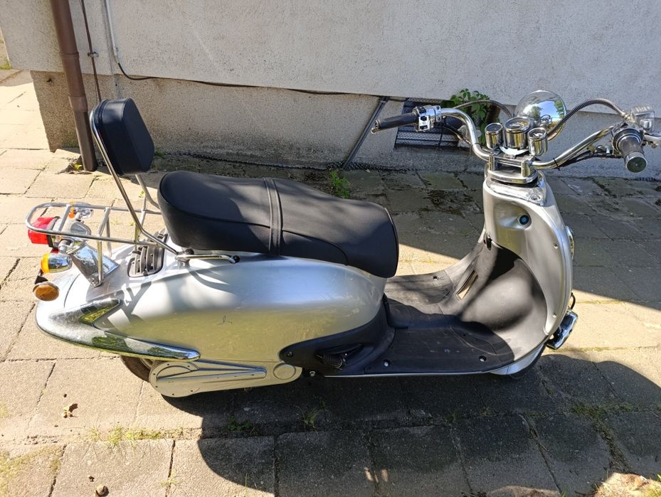 Hulajnoga elektryczna Cruiser.